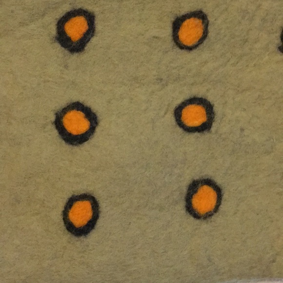 Pre-Loved Wool Handbag with polka dots - Picture 2 of 7